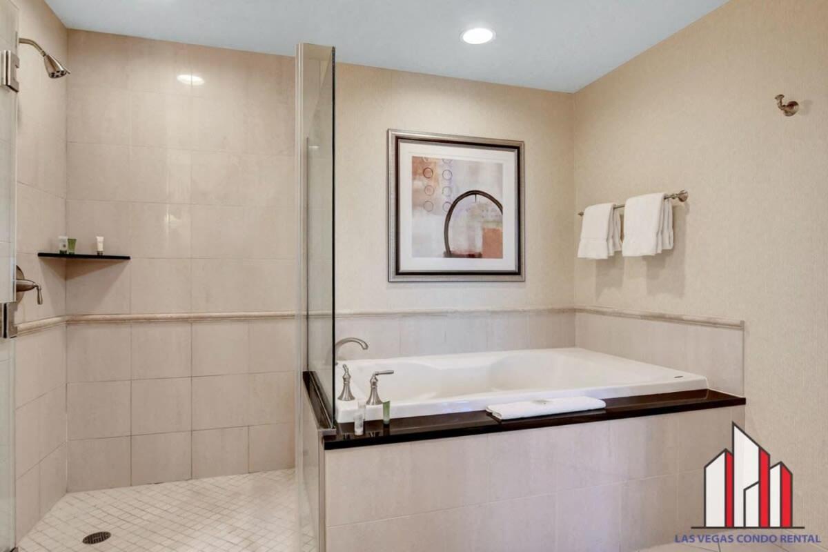 Hébergement de vacances Mgm Signature-36-603 Strip View Jacuzzi Las Vegas